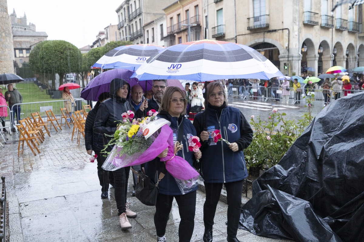 Ofrenda floral de Santa Teresa.  / ISABEL GARCÍA