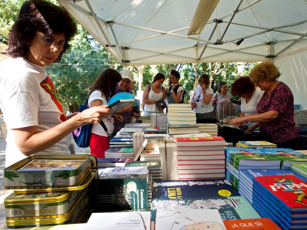 Entre libros en plena naturaleza