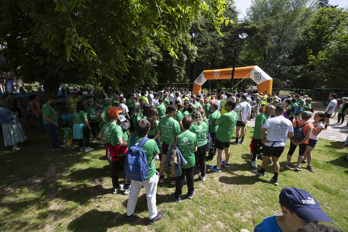 I Marcha y carrera solidaria de GEARA en el jardín del recreo.  / ISABEL GARCÍA