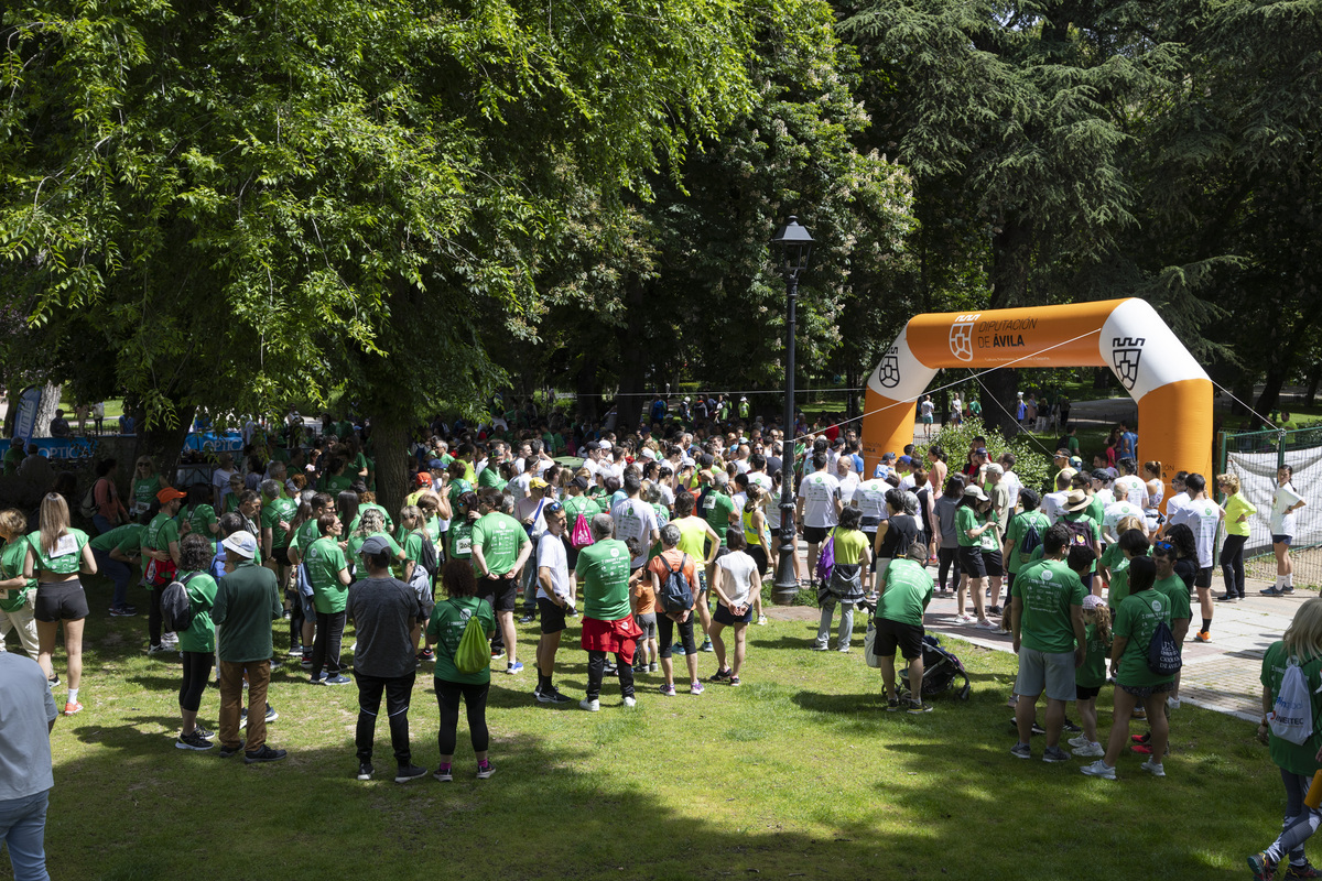 I Marcha y carrera solidaria de GEARA en el jardín del recreo.  / ISABEL GARCÍA