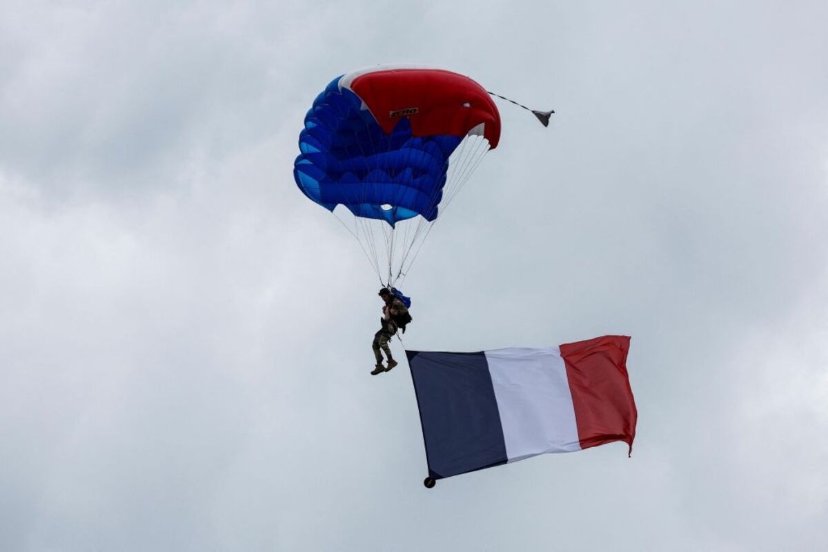 French President Macron pays tribute to French Resistance fighters in Brittany  / BENOIT TESSIER / POOL