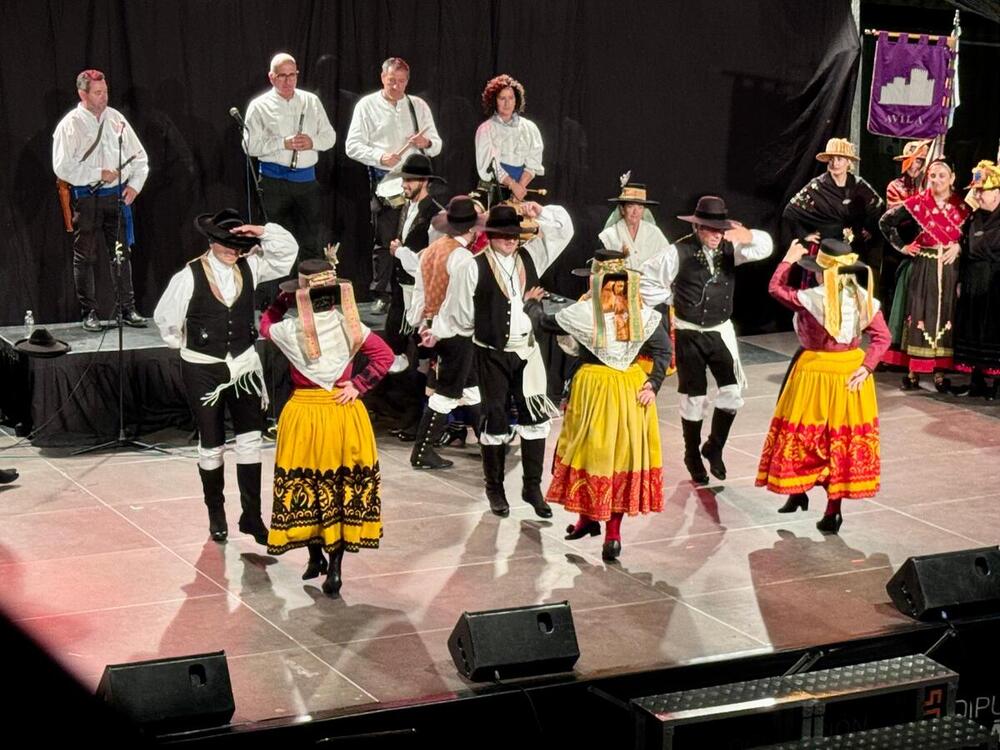 Música y tradición de la mano en Navalosa