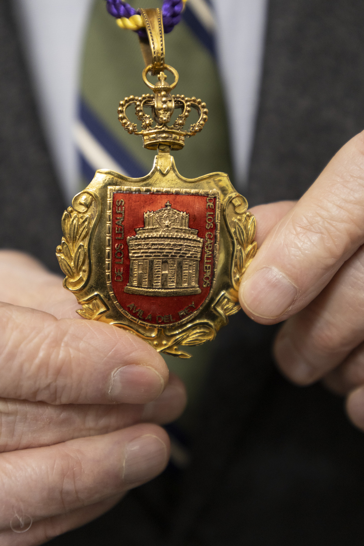 Entrega Medalla de Oro de la Ciudad a Diario de Ávila por 125 aniversario.  / ISABEL GARCÍA