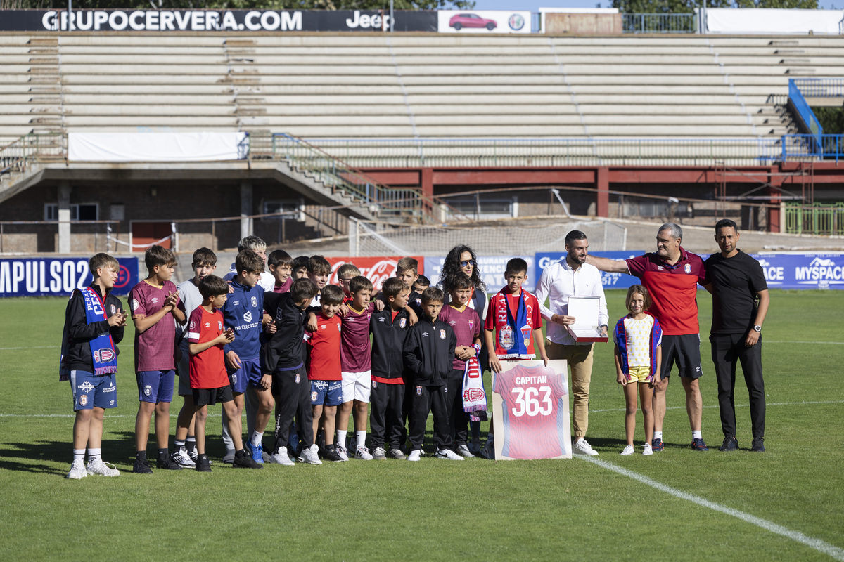 Fútbol Real Ávila segunda division RF - UP Langreo.  / ISABEL GARCÍA