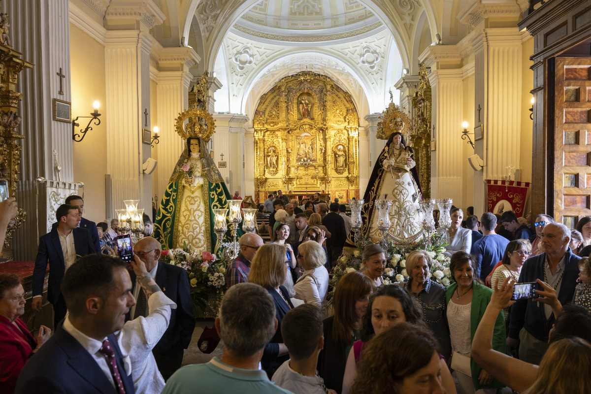 Procesión conjunta de la Virgen de las Vacas y la Virgen de la Misericoardia.  / ISABEL GARCÍA