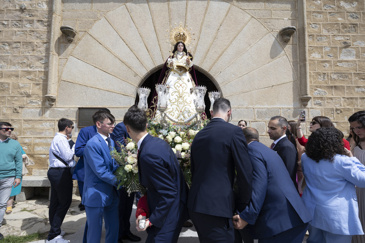 Procesión conjunta de la Virgen de las Vacas y la Virgen de la Misericoardia.  / ISABEL GARCÍA