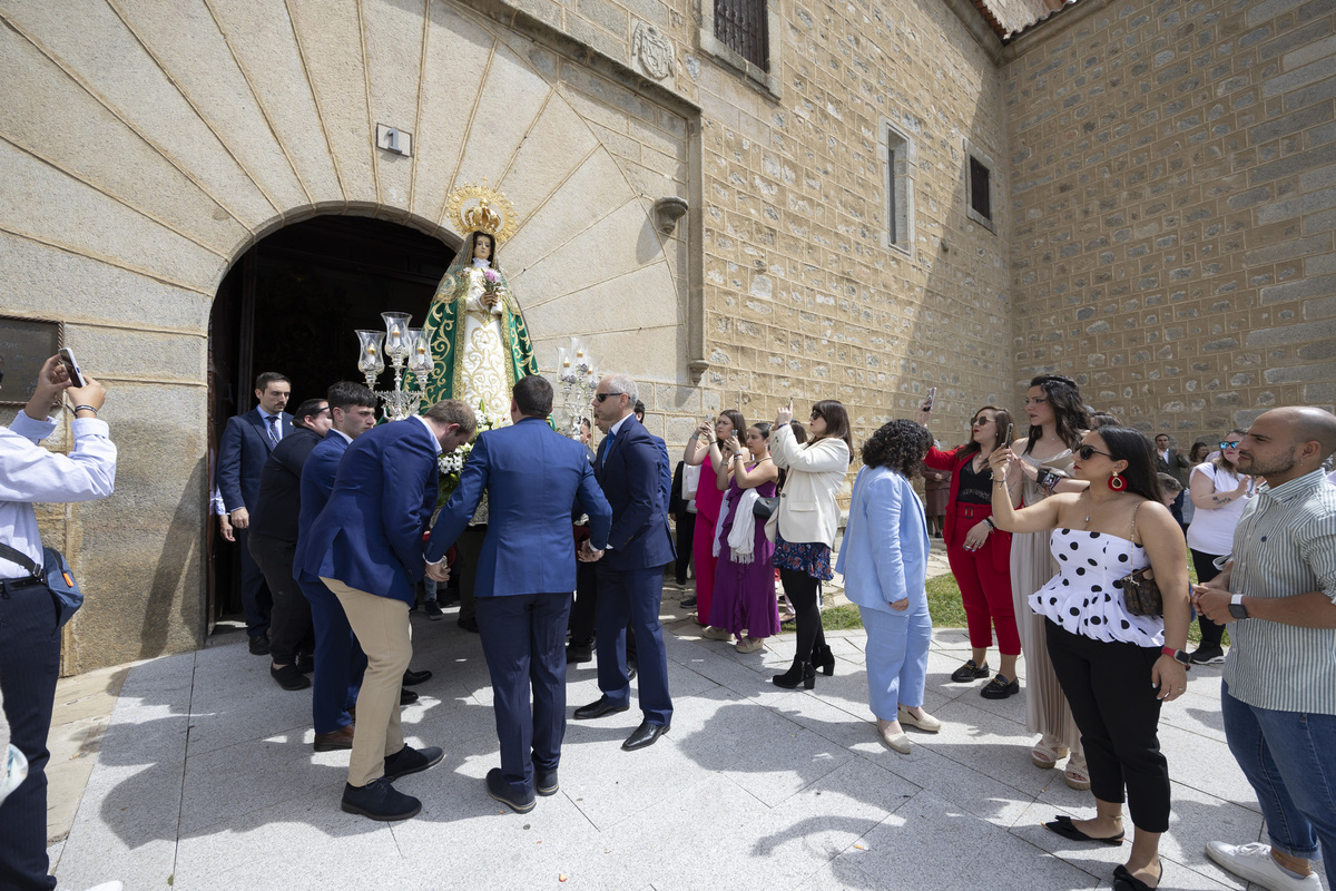 Procesión conjunta de la Virgen de las Vacas y la Virgen de la Misericoardia.  / ISABEL GARCÍA