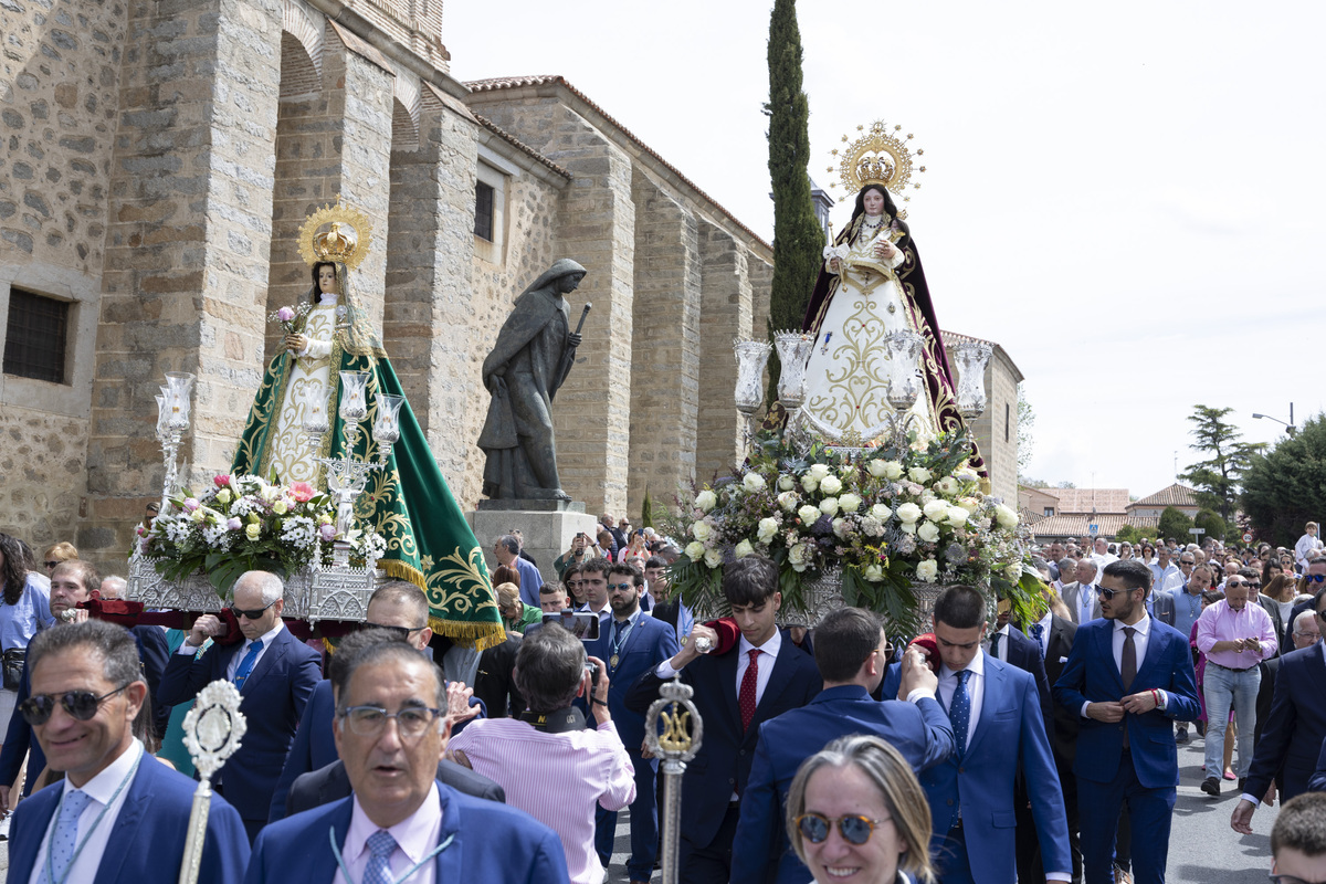 Procesión conjunta de la Virgen de las Vacas y la Virgen de la Misericoardia.  / ISABEL GARCÍA