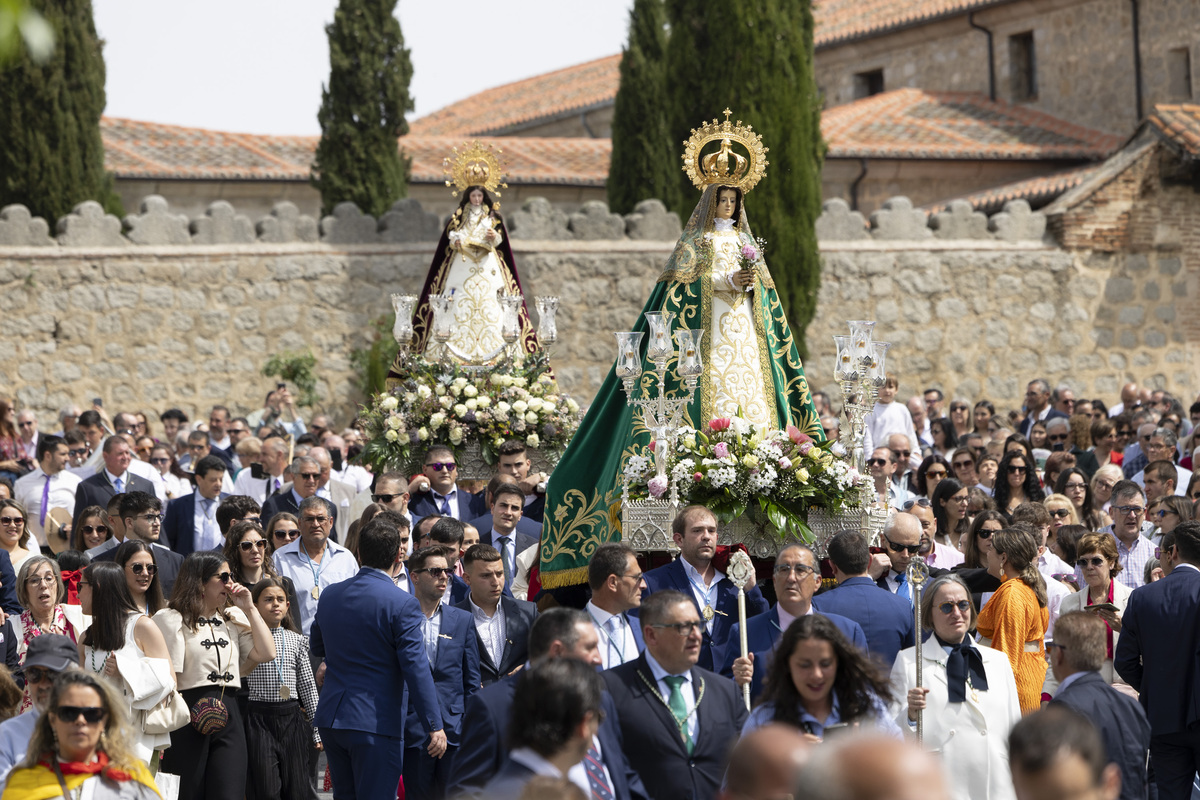 Procesión conjunta de la Virgen de las Vacas y la Virgen de la Misericoardia.  / ISABEL GARCÍA