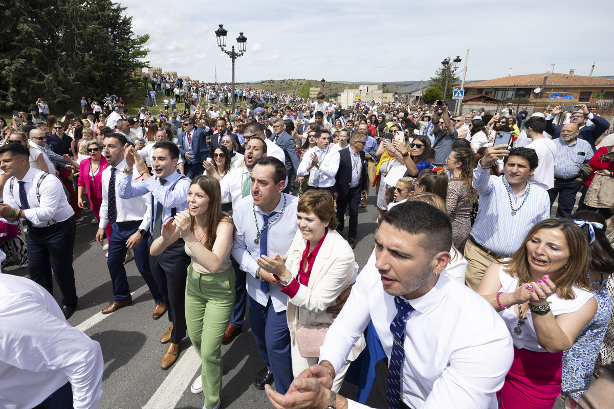 Procesión de la Virgen de las Vacas y baile del gato montes.  / ISABEL GARCÍA