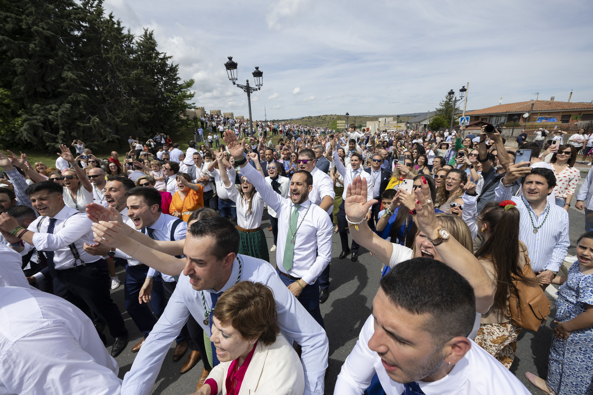 Procesión de la Virgen de las Vacas y baile del gato montes.  / ISABEL GARCÍA