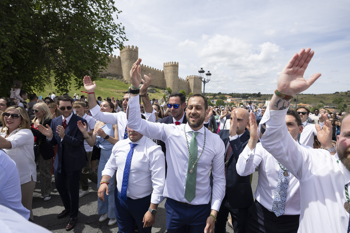 Procesión de la Virgen de las Vacas y baile del gato montes.  / ISABEL GARCÍA