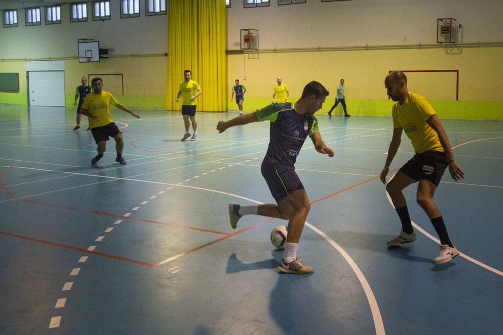 Dos líderes, dos invictos y partidos pendientes