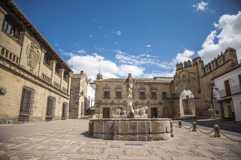 Ávila y Baeza comienzan los trámites para su hermanamiento