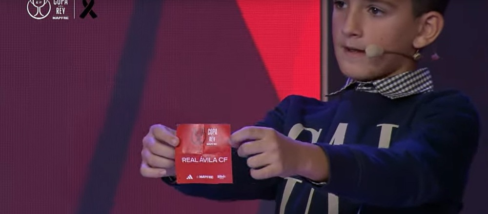 Momento en el que salían los nombres del Real Ávila y Real Valladolid en el sorteo de la segunda ronda de la Copa del Rey