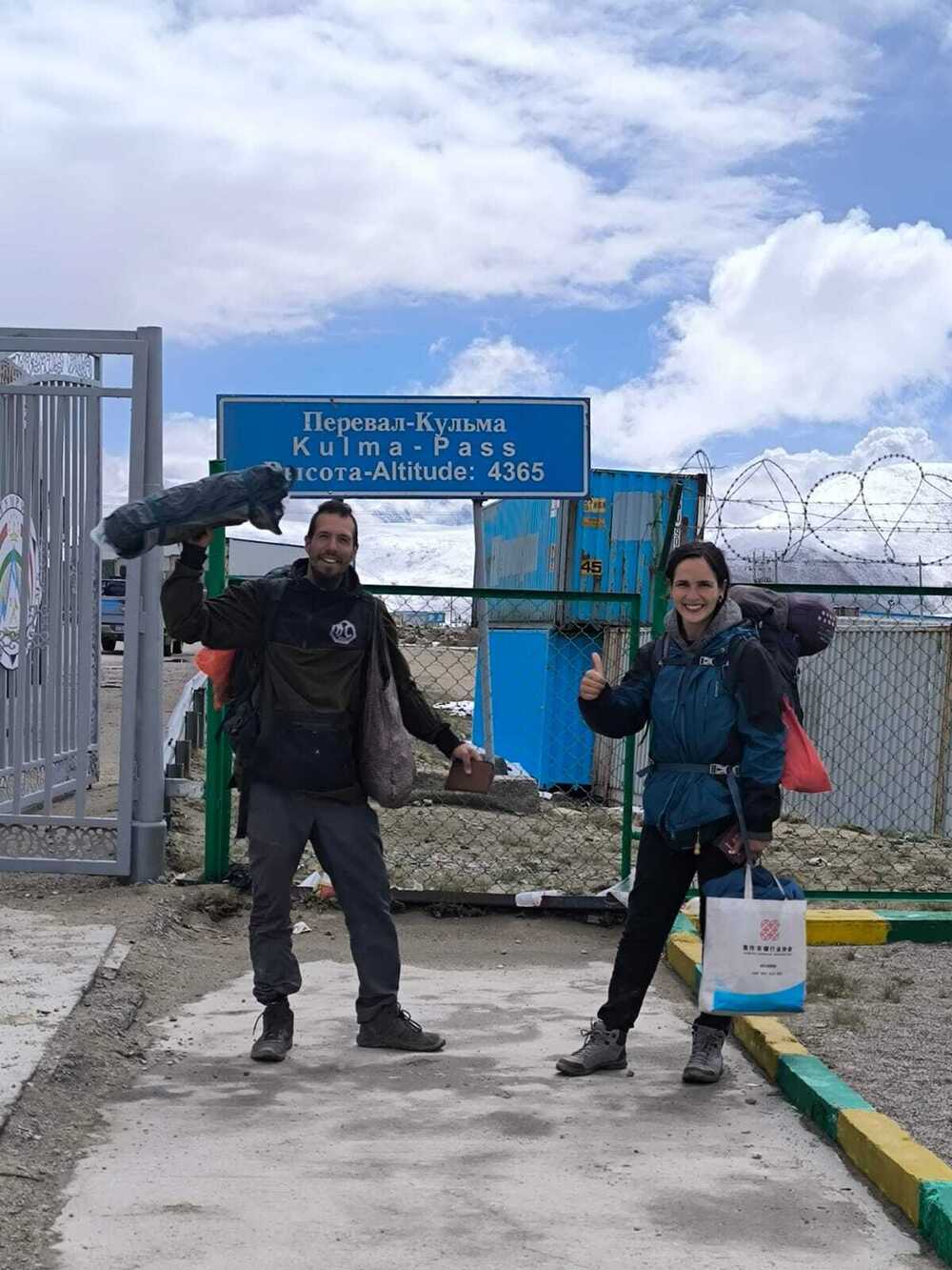 Miles de kilómetros con el pulgar en alto