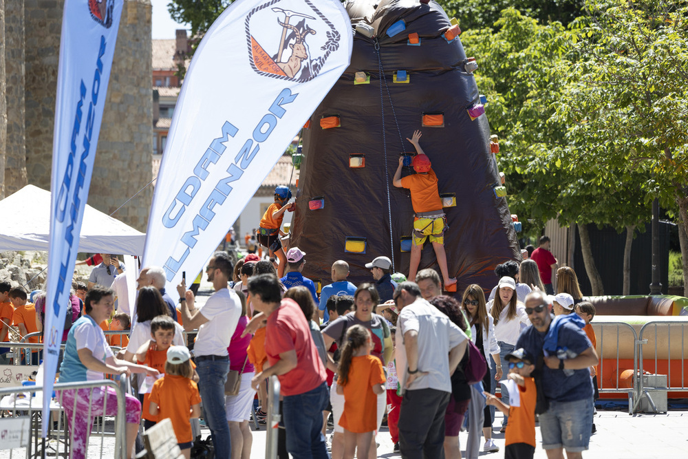 El deporte toma las calles de Ávila vestido de fiesta