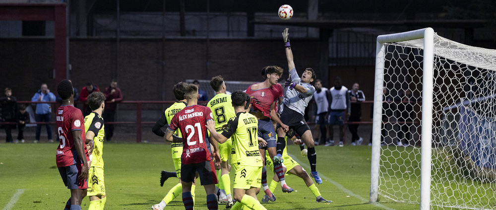 El Real Ávila vence a sus miedos... Y al Laredo