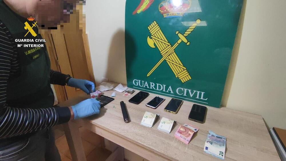 Tres detenidos por distribuir cocaína y hachís en Sotillo