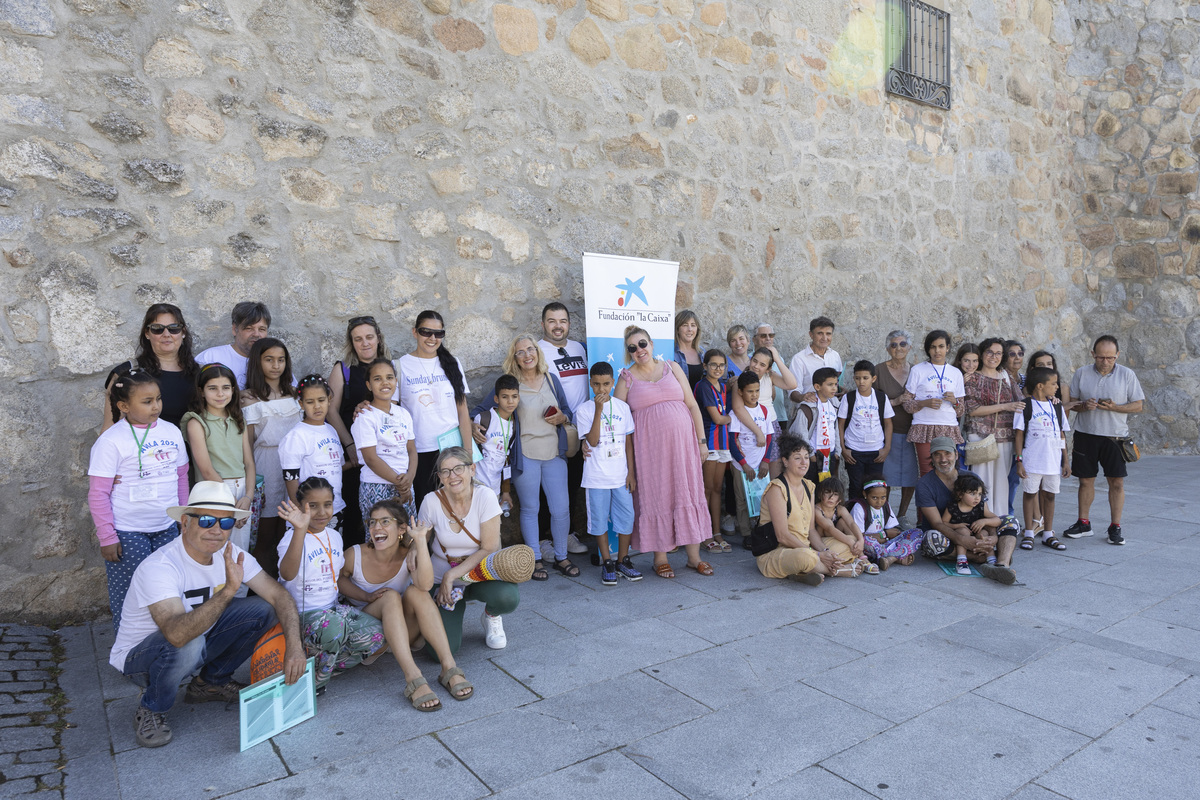 Llega de niños saharauis a Ávila.  / ISABEL GARCÍA