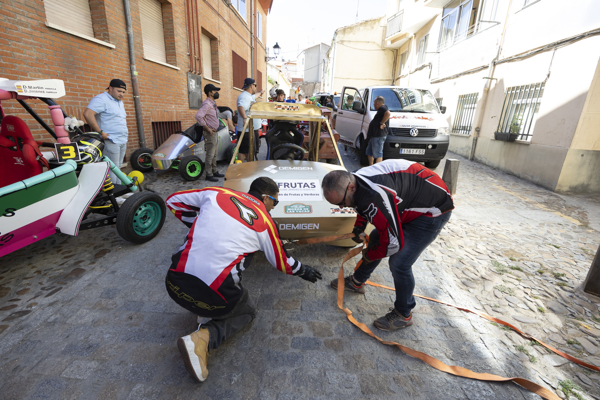 II Carrera de Autos Locos Mozos de las Vacas.  / ISABEL GARCÍA