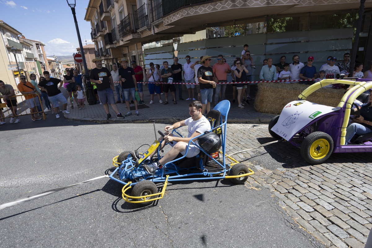 II Carrera de Autos Locos Mozos de las Vacas.  / ISABEL GARCÍA