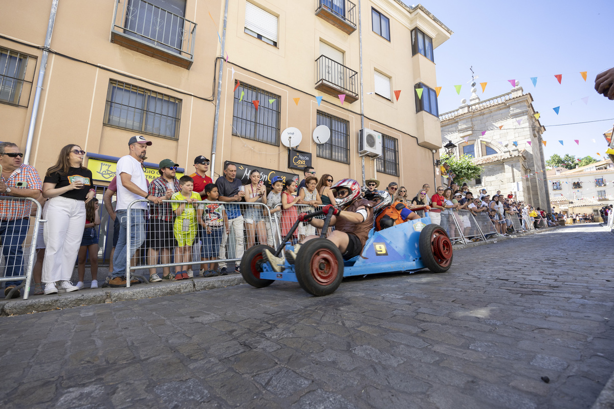 II Carrera de Autos Locos Mozos de las Vacas.  / ISABEL GARCÍA