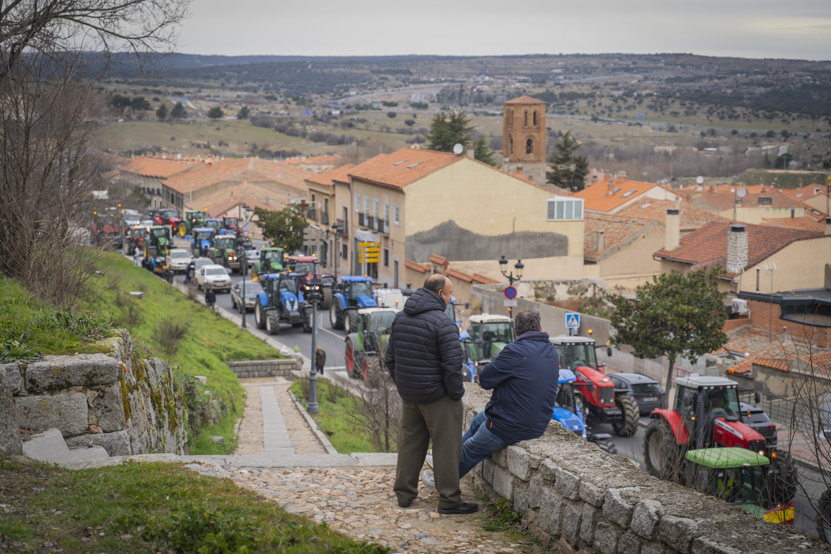 Tractorada por las calles de la capital.  / DAVID GONZÁLEZ