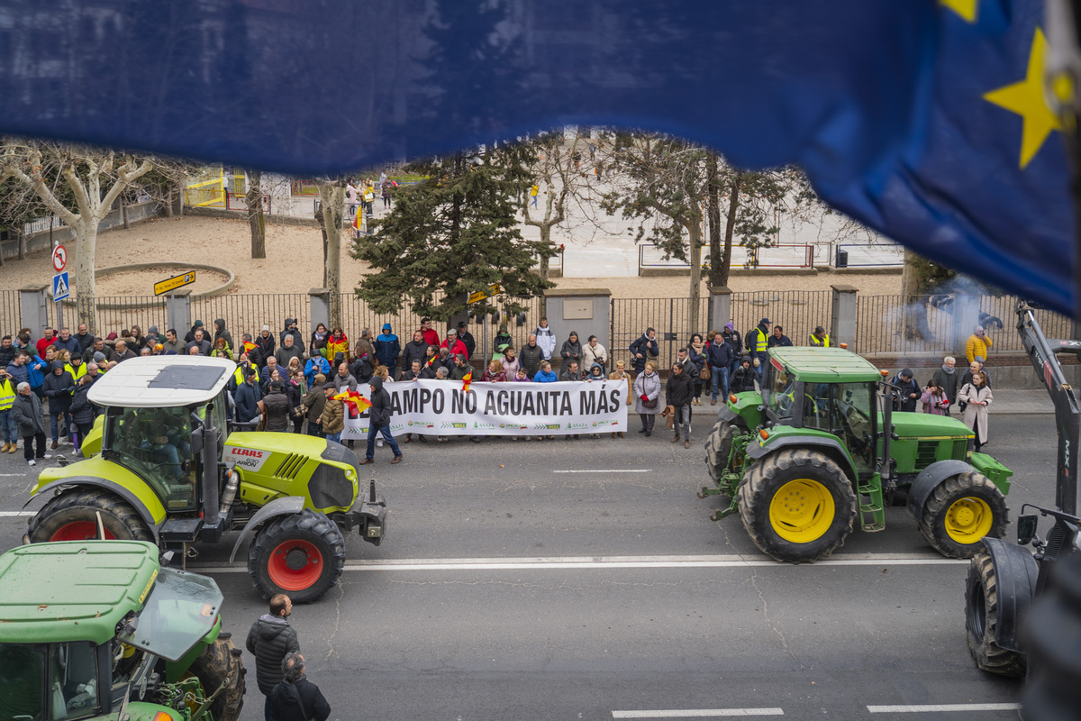 Tractorada por las calles de la capital.  / DAVID GONZÁLEZ