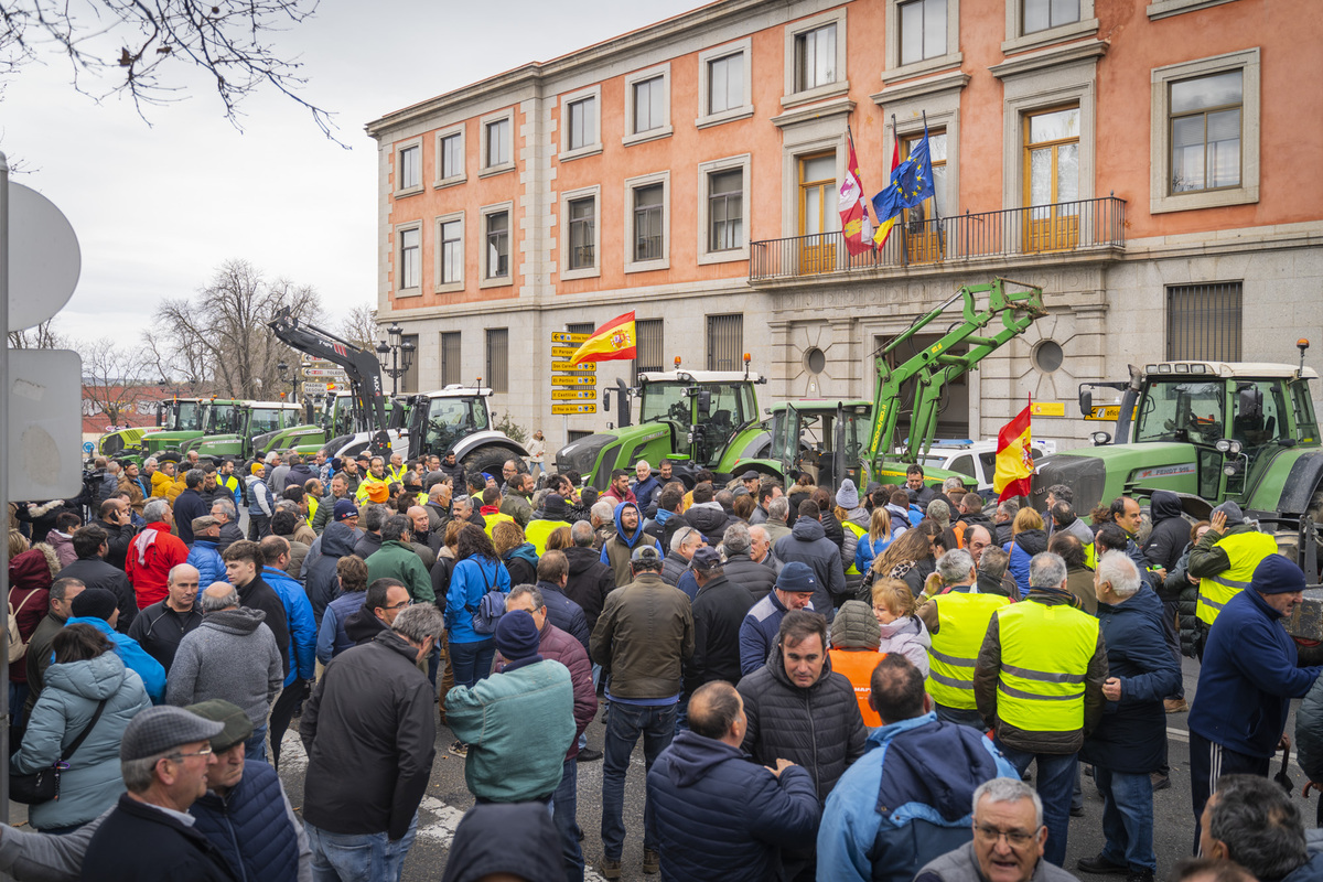 Tractorada por las calles de la capital.  / DAVID GONZÁLEZ