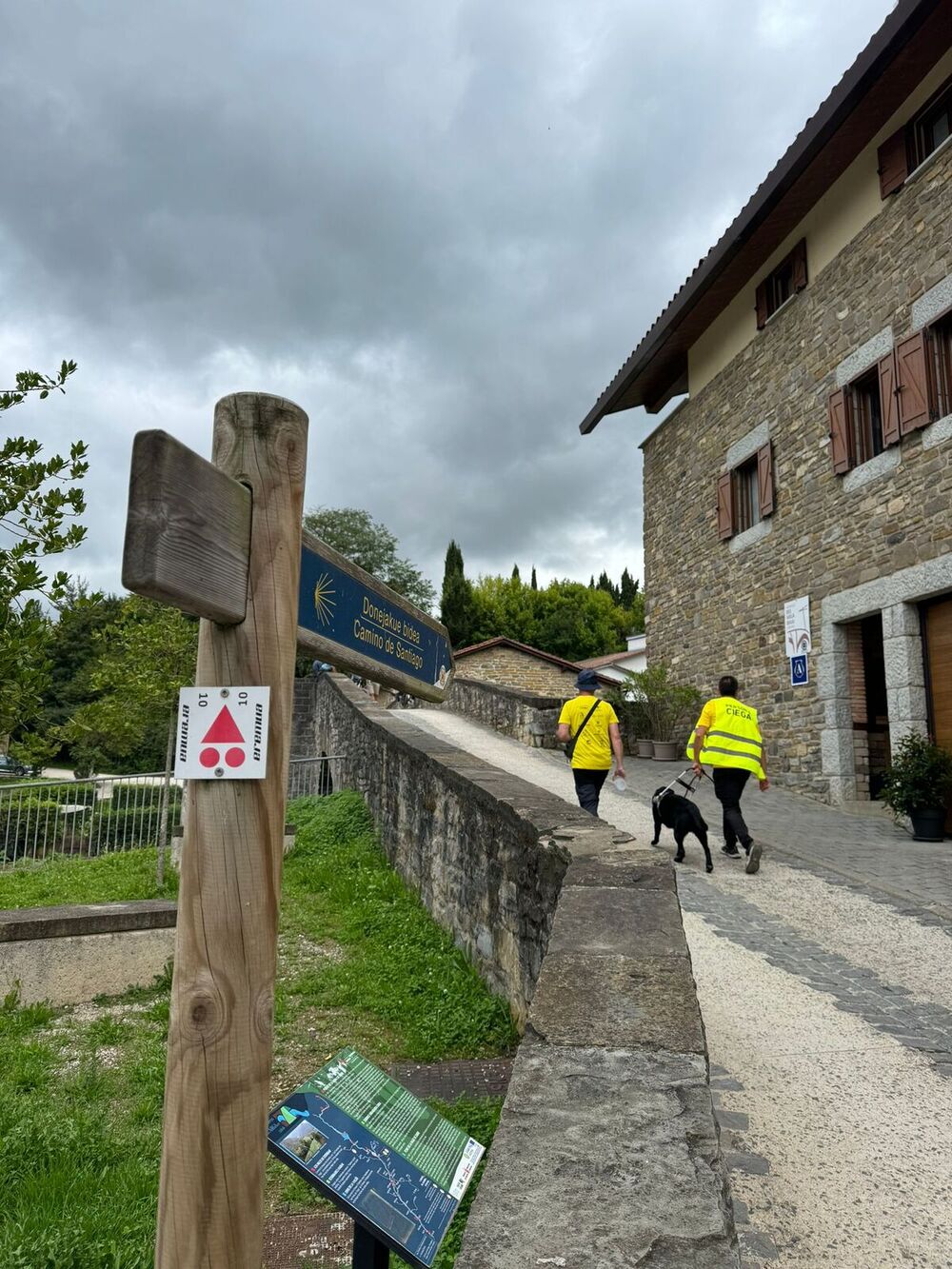 Caminar 750 kilómetros para hablar del suicidio 