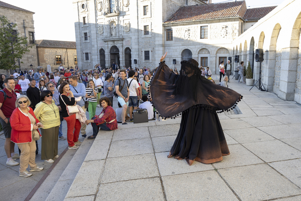 Ávila presume de patrimonio en horario nocturno