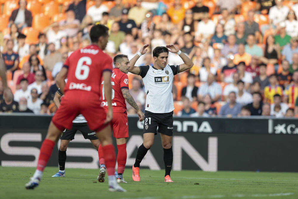 Osasuna suma su primer punto como visitante en Mestalla