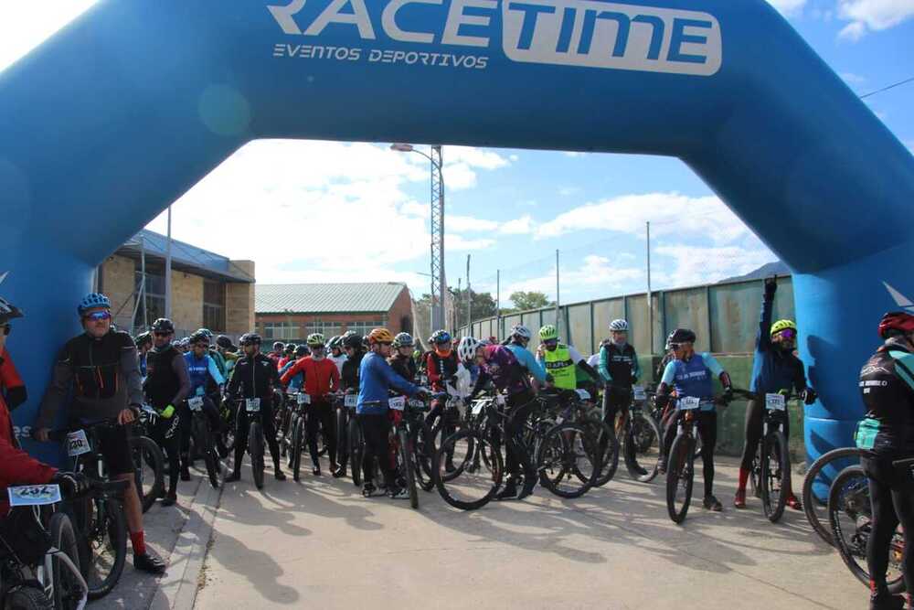 Pedaladas en El Tiemblo por un buen fin