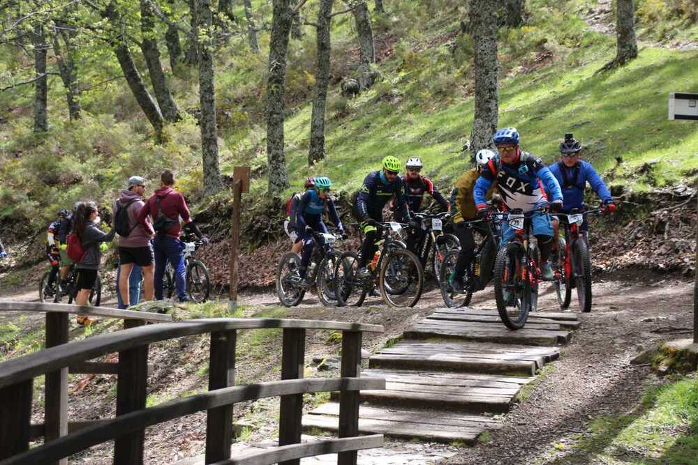 Pedaladas en El Tiemblo por un buen fin