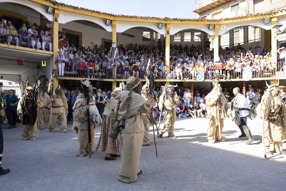 Mascarávila 2024 en Pedro Bernardo.  / ISABEL GARCÍA