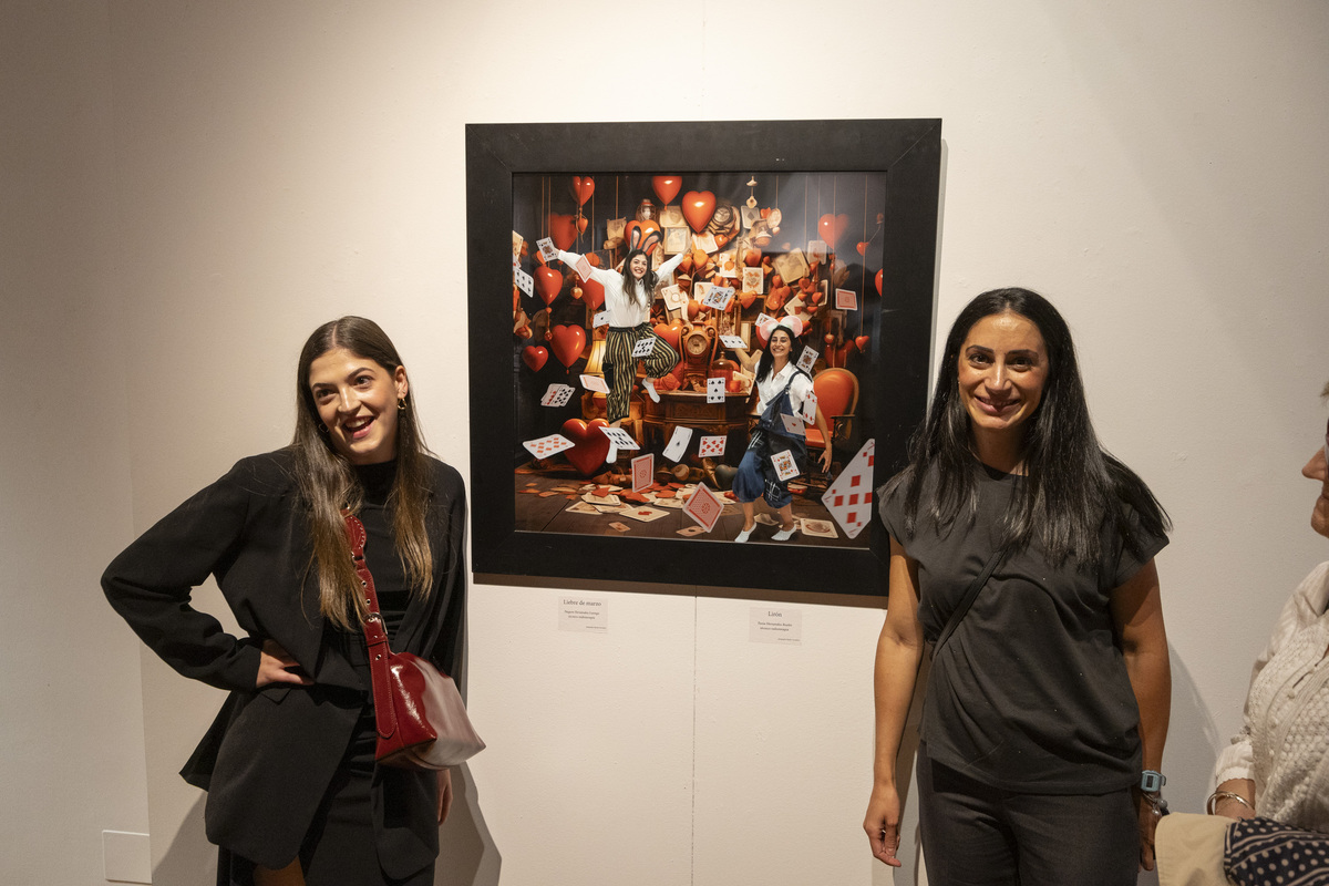 Inauguración de la exposición
de fotografía ‘Alicia en el País de
las Maravillas’.  / ISABEL GARCÍA