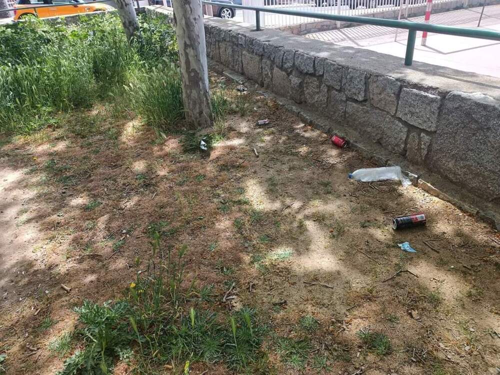 Denuncia del mal estado de un parque infantil de la zona norte