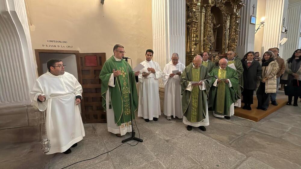 La Encarnación revive la toma del hábito de La Santa