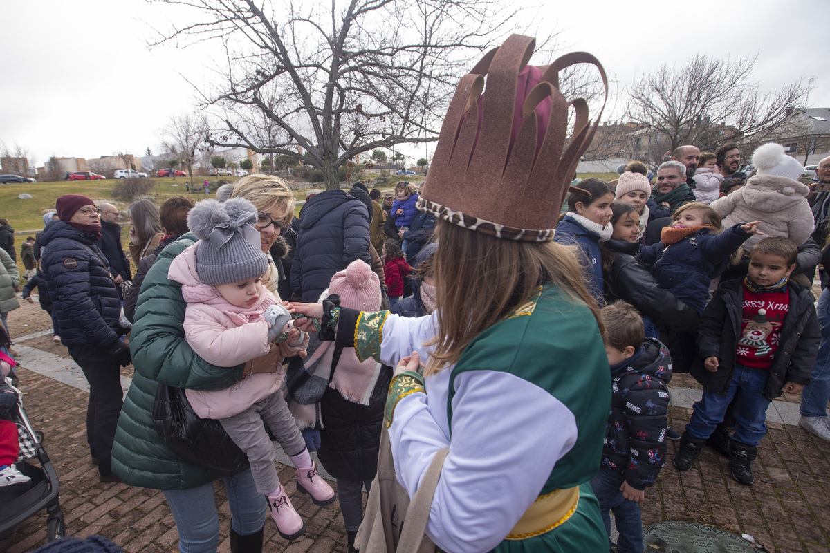 Llegada de los Reyes Magos a caballo, organizado por asociación de las Hervencias.  / ISABEL GARCÍA