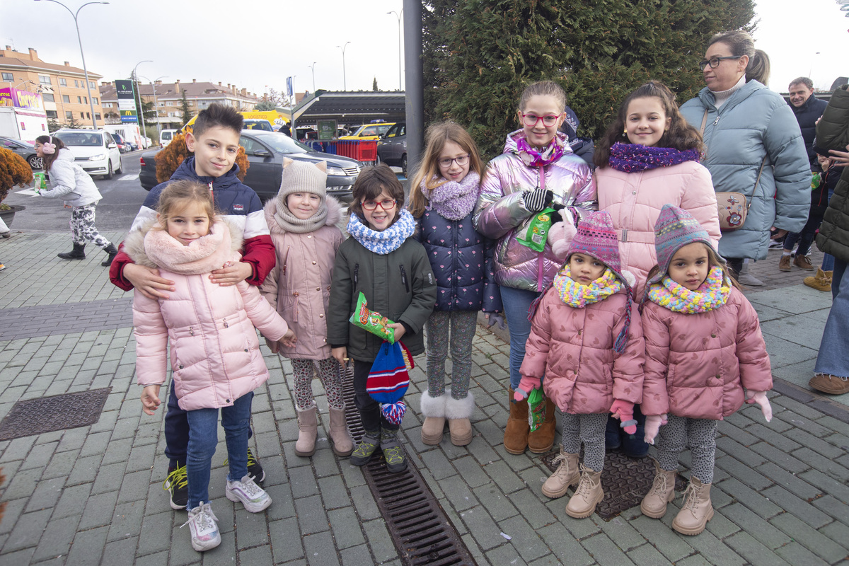 Llegada de los Reyes Magos a caballo, organizado por asociación de las Hervencias.  / ISABEL GARCÍA