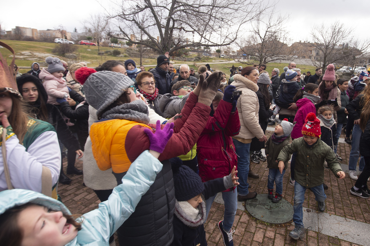 Llegada de los Reyes Magos a caballo, organizado por asociación de las Hervencias.  / ISABEL GARCÍA