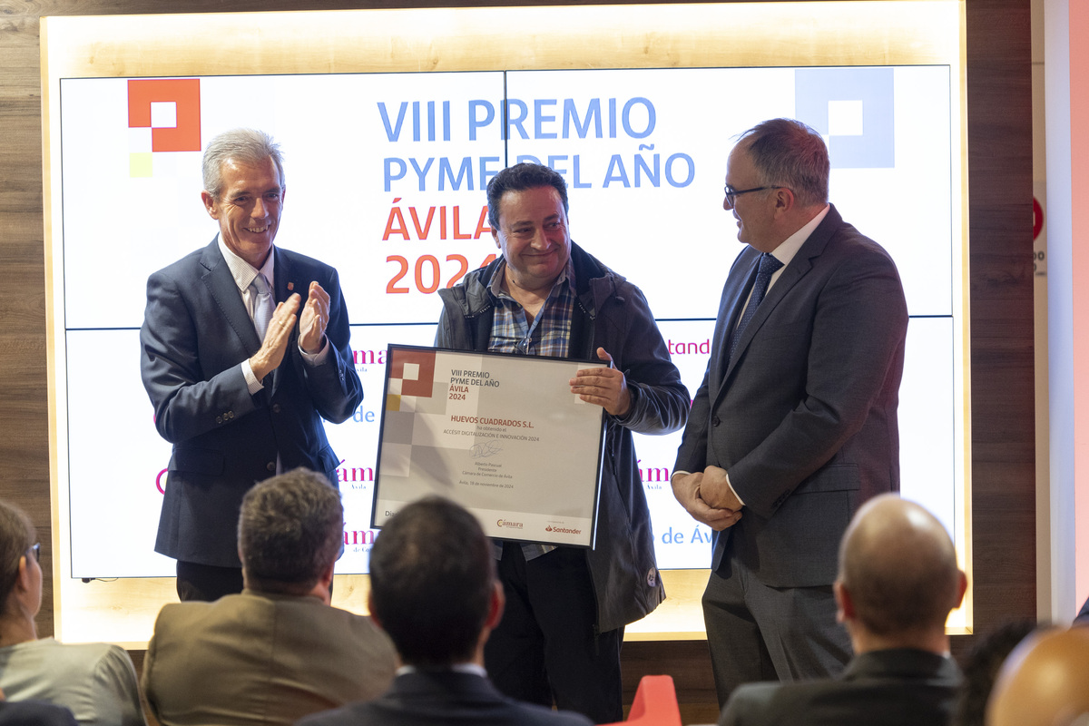 La Cámara de Comercio, Industria
y Servicios de Ávila y el Banco
Santander, en colaboración
con el Diario de Ávila, entregarán
el Premio Pyme y sus accésits
2024.  / ISABEL GARCÍA