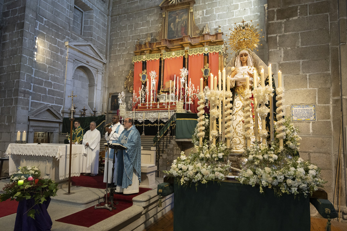 70 aniversario de la cofradia de la Esperanza.  / ISABEL GARCÍA