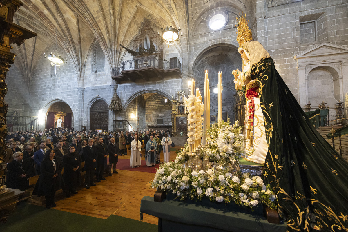 70 aniversario de la cofradia de la Esperanza.  / ISABEL GARCÍA