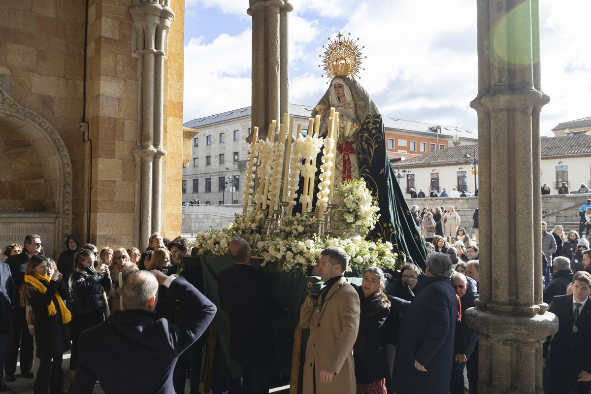 70 aniversario de la cofradia de la Esperanza.  / ISABEL GARCÍA