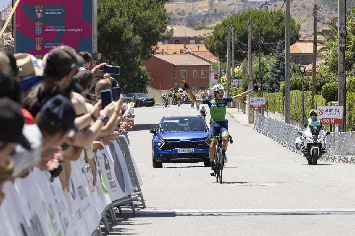 Final de la Vuelta ciclista Ávila en el Barraco.  / ISABEL GARCÍA