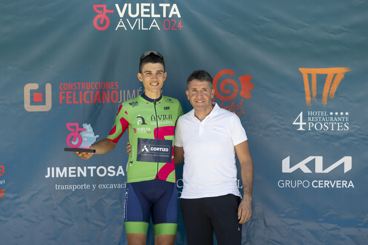 Final de la Vuelta ciclista Ávila en el Barraco.  / ISABEL GARCÍA