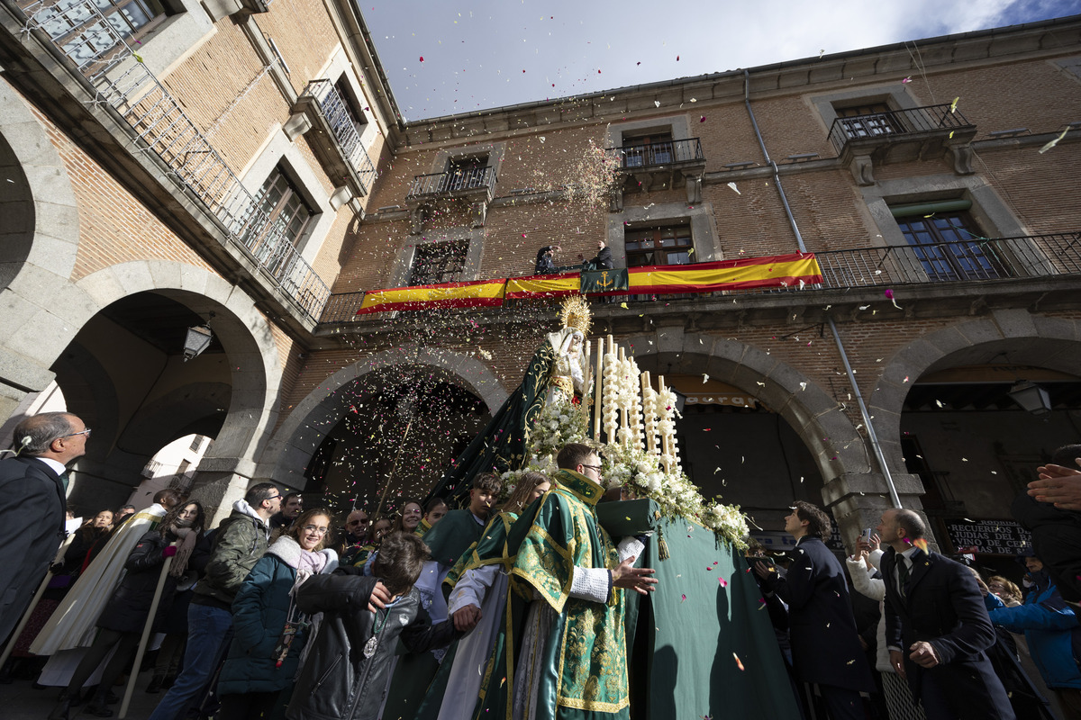 70 aniversario de la cofradia de la Esperanza.  / ISABEL GARCÍA