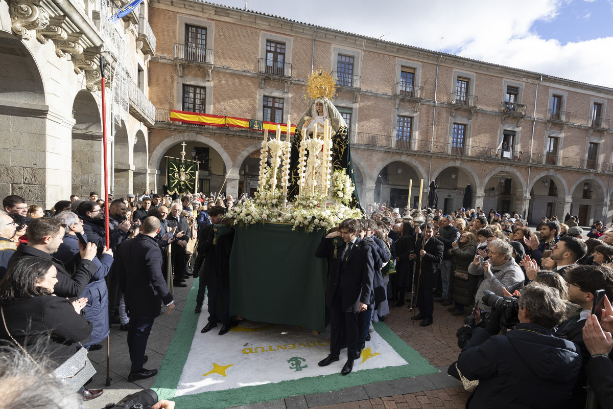 70 aniversario de la cofradia de la Esperanza.  / ISABEL GARCÍA